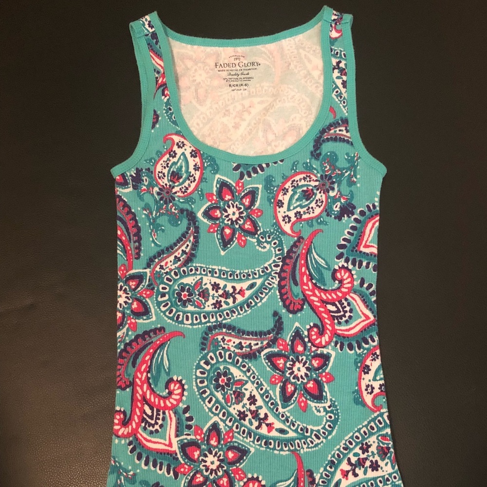 🛍🛍Woman’s size small 4/6 paisley tank top🛍🛍
